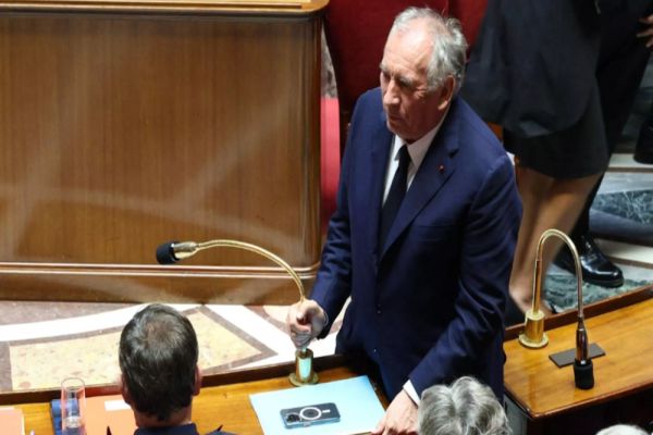 GUVERNUL LUI FRANCOIS BAYROU, RĂSTURNAT DE PARLAMENT. FRANȚA INTRĂ ÎNTR-O NOUĂ CRIZĂ POLITICĂ 