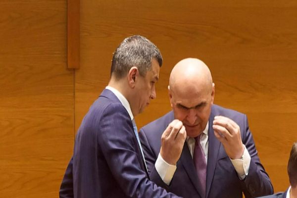 REFORMA PRIMĂRIILOR ARUNCĂ ÎN AER COALIȚIA. PSD VREA REDUCERI DE CHELTUIELI, BOLOJAN INSISTĂ PE CONCEDIERI - LIDERII SE ÎNTRUNESC DIN NOU ÎN ȘEDINȚĂ