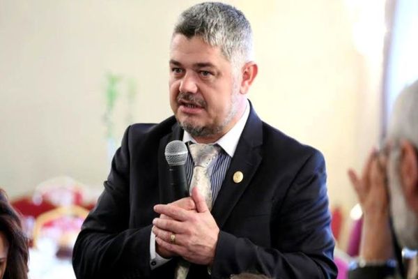 USR CERE SANCȚIONAREA SENATORULUI NINEL PEIA PENTRU LIMBAJUL JIGNITOR FOLOSIT ÎN PLENUL SENATULUI