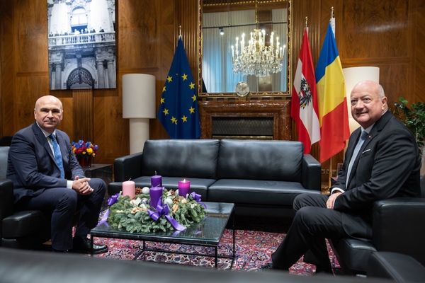 Bolojan din Austria: O pace pe termen lung nu poate fi gândită fără ca Ucraina și țările UE să fie de acord cu soluțiile propuse