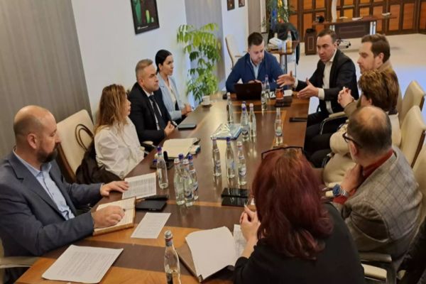 Soluții de urgență pentru apa caldă și căldura din București. Ciprian Ciucu și ministrul Energiei, întâlnire pentru remedierea problemelor