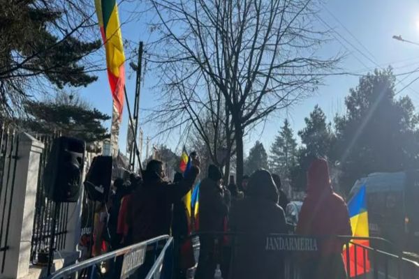 Călin Georgescu, mesaj de forță pentru români: Sunteți ținuți de prea mult timp într-o stare de dezamăgire, menținută prin mecanisme de manipulare