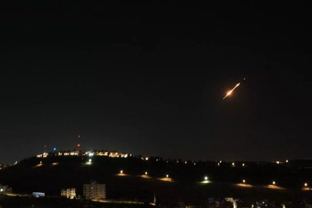 Israelul intensifică loviturile asupra Iranului și Libanului, Iranul arată „orașele de rachete”